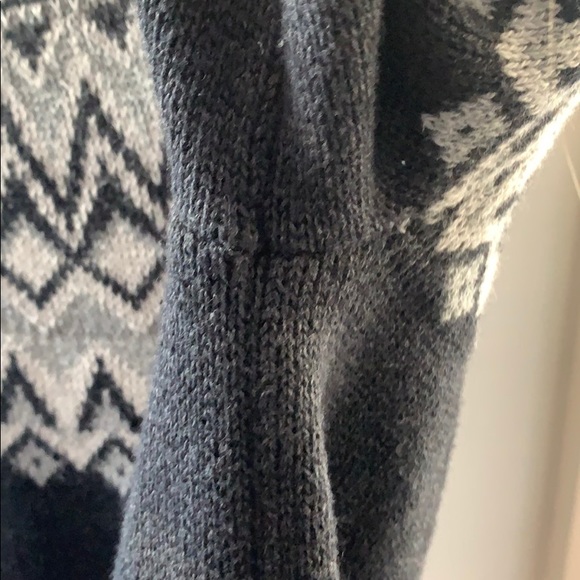 Old Navy isles black and grey sweater medum - Picture 11 of 16